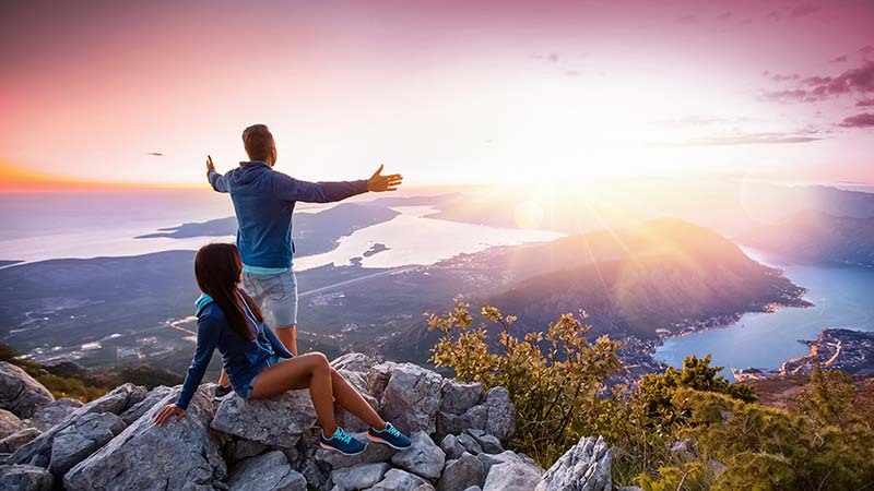 couple in mountain